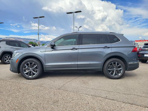 Used 2022 Volkswagen Tiguan SE FWD image 7