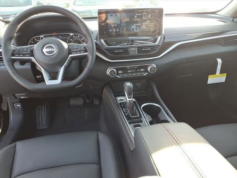 New 2025 Nissan Altima 2.5 SR w/ SR Premium Package image 9