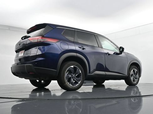 Used 2024 Nissan Rogue SV AWD/4WD image 34