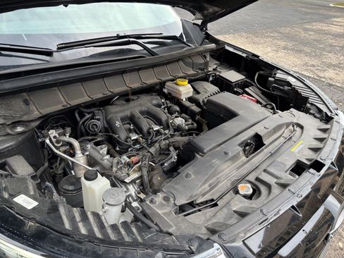 Used 2025 Nissan Pathfinder SV image 27