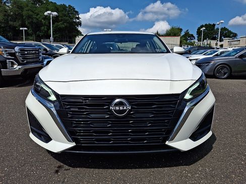 Certified 2024 Nissan Altima 2.5 SV w/ SV Premium Package FWD image 2