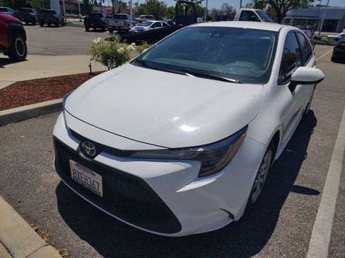 Used 2021 Toyota Corolla LE FWD image 1