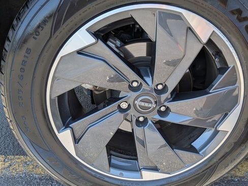 Used 2025 Nissan Rogue SV AWD/4WD image 26