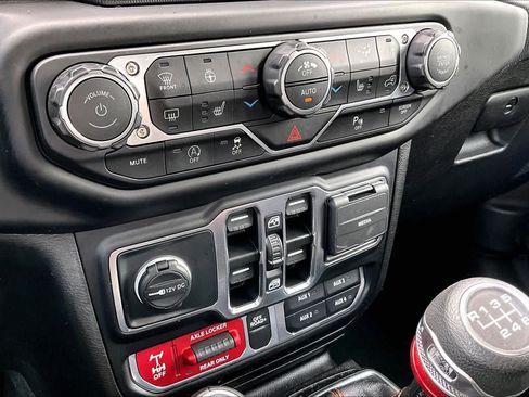 Used 2022 Jeep Gladiator Mojave w/ LED Lighting Group AWD/4WD image 64