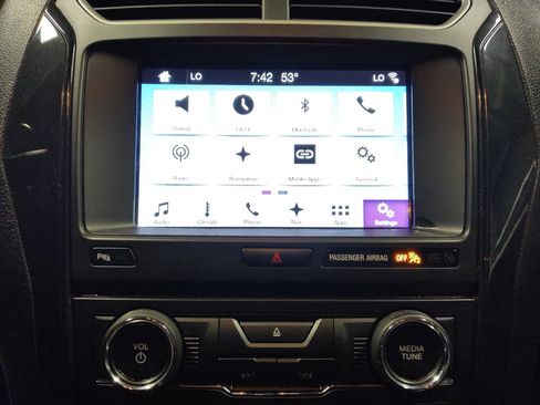 Used 2017 Ford Explorer XLT w/ Equipment Group 202A image 25