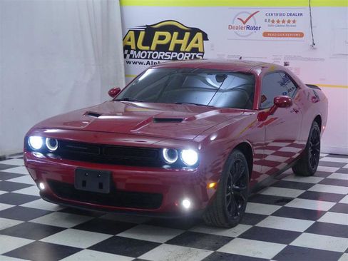 Used 2016 Dodge Challenger SXT w/ Blacktop Package RWD image 4