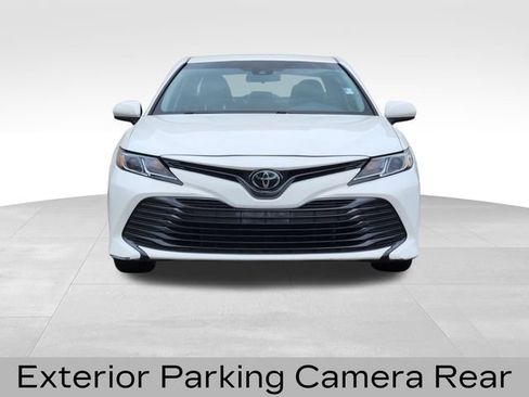 Used 2018 Toyota Camry LE FWD image 2