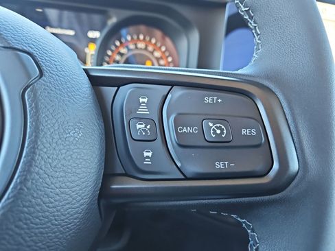 New 2025 Jeep Gladiator Sport image 26