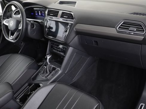 Certified 2023 Volkswagen Tiguan SE R-Line FWD image 19