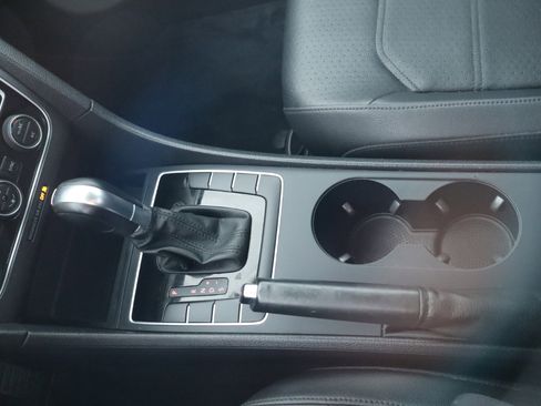 Used 2017 Volkswagen Passat 1.8T R-Line image 21