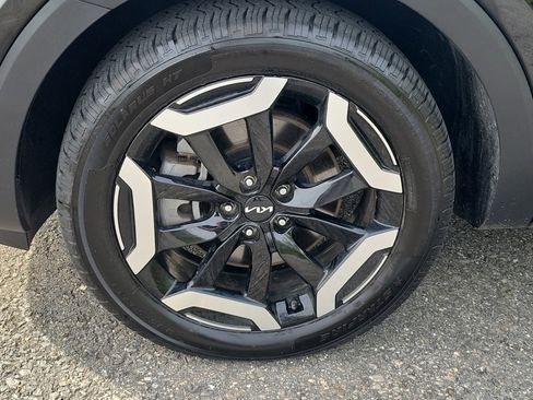 Used 2024 Kia Telluride S AWD/4WD image 12