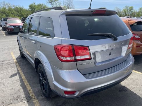Used 2019 Dodge Journey SE w/ Blacktop Package image 6
