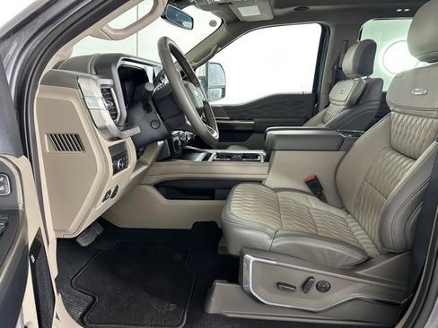 Used 2025 Ford F350 Platinum w/ Platinum Plus Package image 22