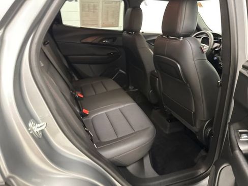 Used 2023 Chevrolet TrailBlazer RS FWD image 23