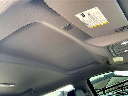 Used 2024 GMC Sierra 1500 SLT image 14