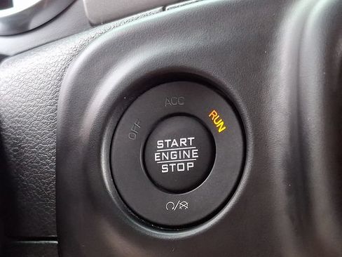 Used 2023 Jeep Wrangler Unlimited AWD/4WD image 25