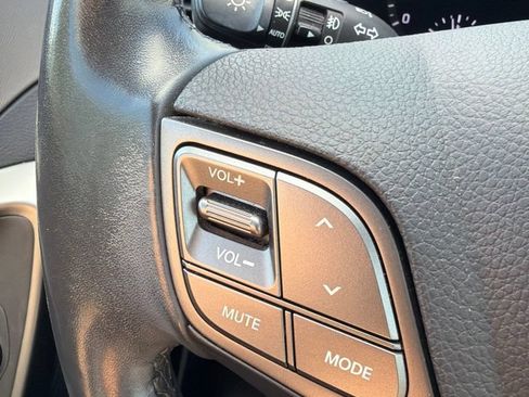 Used 2018 Hyundai Santa Fe Limited AWD/4WD image 18