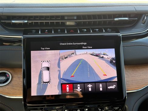 New 2025 Jeep Grand Cherokee Summit image 17