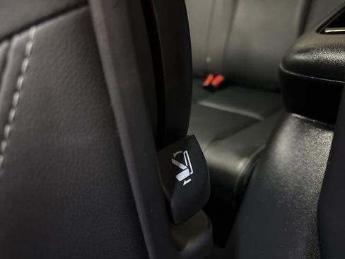 Certified 2022 Subaru Ascent Limited w/ Technology Package image 34