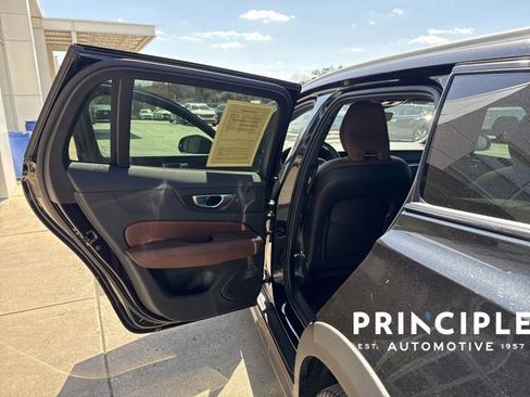 Certified 2025 Volvo V60 B5 Cross Country Plus image 31