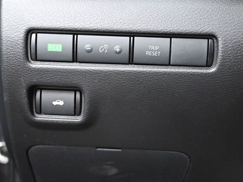 Used 2025 Nissan Sentra SV FWD image 18