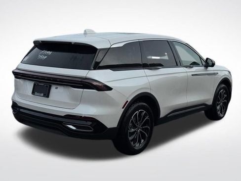 New 2026 Lincoln Nautilus Reserve image 5