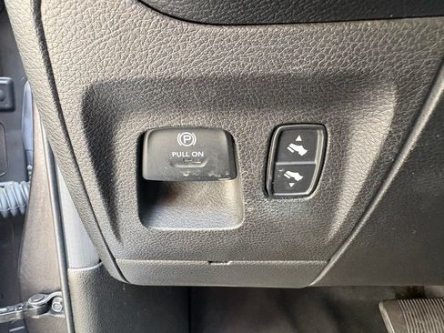 Used 2019 RAM 1500 Big Horn RWD image 16