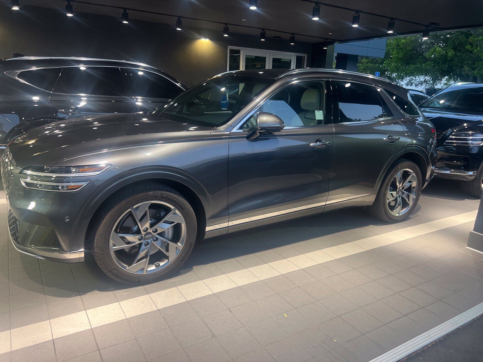 Used 2023 Genesis Electrified GV70 AWD/4WD image 2