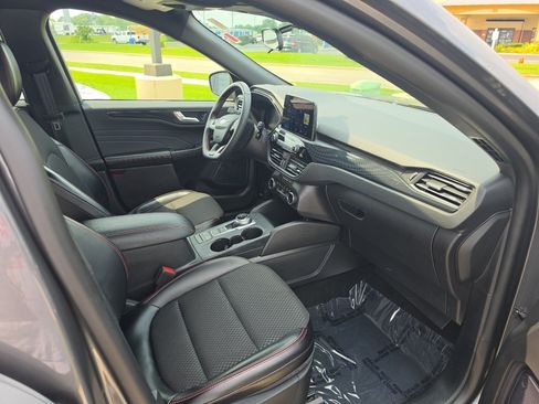 Used 2024 Ford Escape ST-Line AWD/4WD image 11