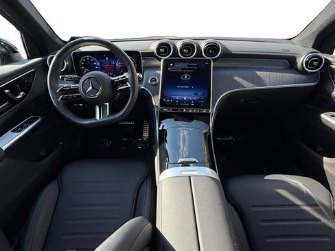 Used 2025 Mercedes-Benz GLC 300 image 12