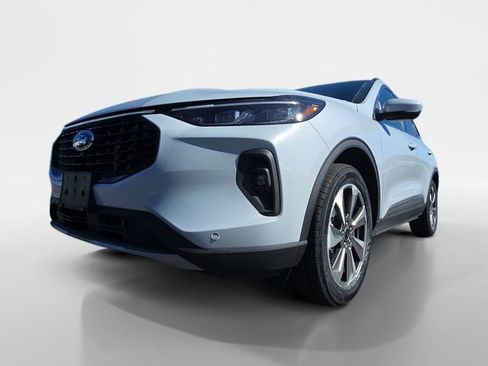 Used 2025 Ford Escape Platinum w/ Premium Technology Package image 25