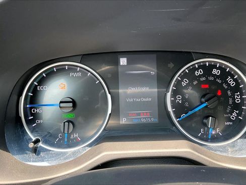 Used 2022 Toyota RAV4 LE AWD/4WD image 25