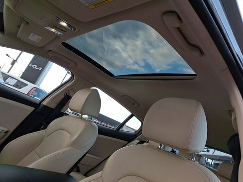 Used 2022 Kia Stinger GT1 image 15