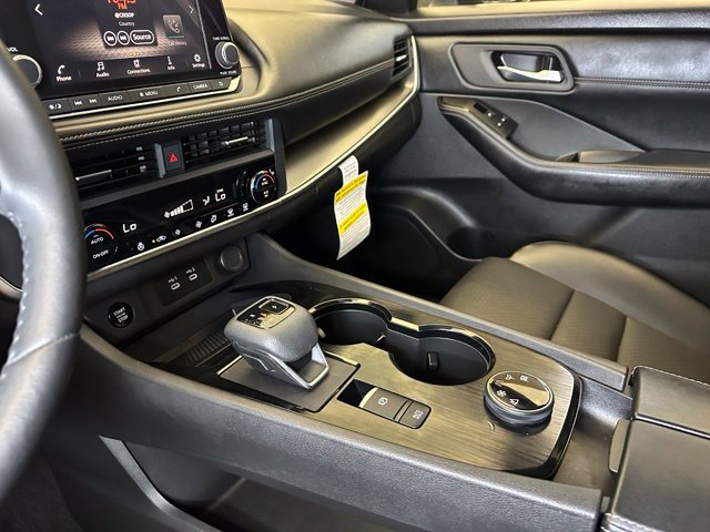 Certified 2024 Nissan Rogue SV w/ SV Premium Package AWD/4WD image 29