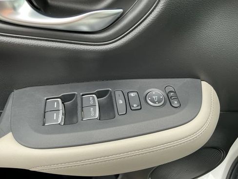 Certified 2024 Honda HR-V EX-L image 17