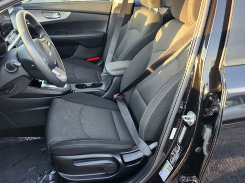 Used 2023 Kia Forte LXS image 20