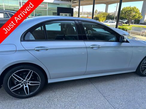 Used 2020 Mercedes-Benz E 350 Sedan image 3