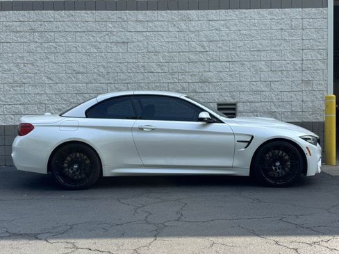 Used 2018 BMW M4 Convertible RWD image 18
