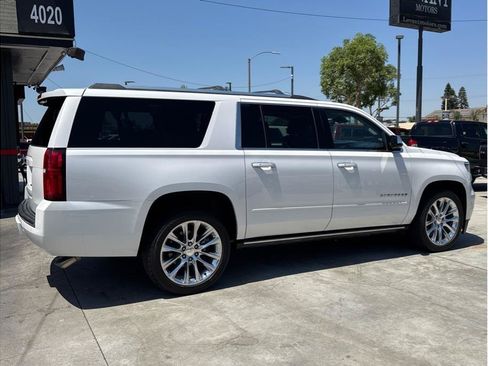 Used 2019 Chevrolet Suburban Premier w/ Premier Plus Edition AWD/4WD image 63