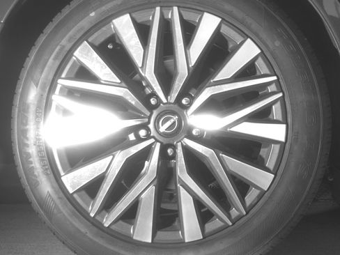 Used 2025 Nissan Altima 2.5 SV FWD image 15