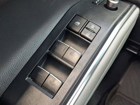 Used 2023 Toyota Highlander Platinum FWD image 24