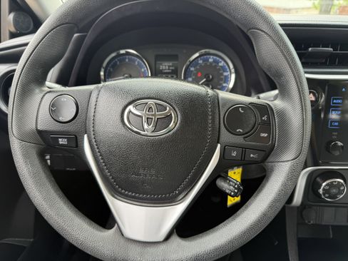 Used 2019 Toyota Corolla L image 29