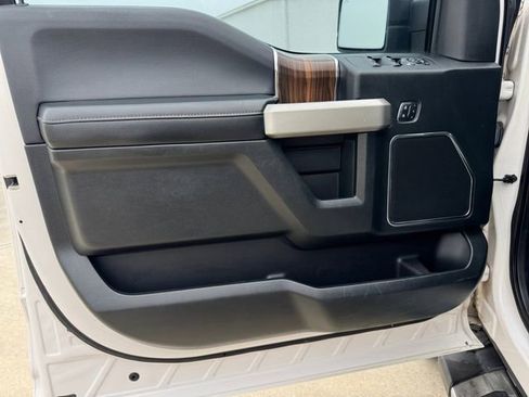 Used 2016 Ford F150 Lariat image 4