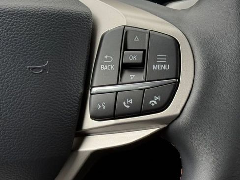 Used 2025 Ford Explorer Active RWD image 12