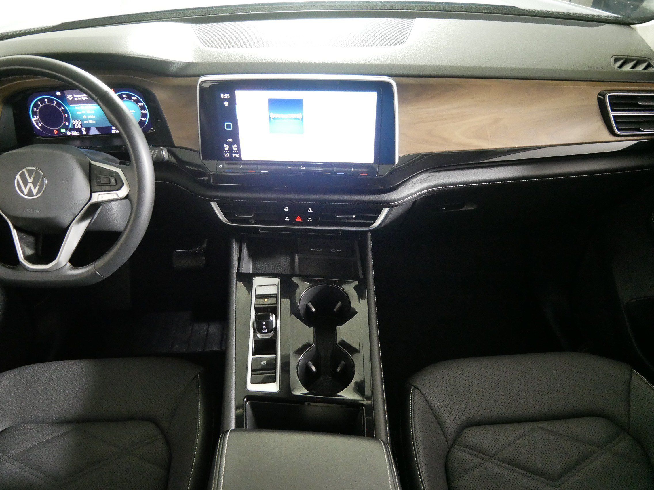 Used 2024 Volkswagen Atlas SE AWD/4WD image 10