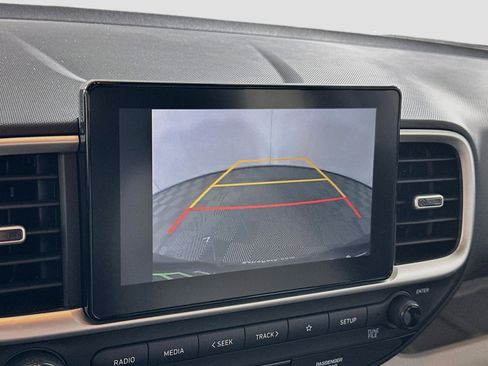 Used 2025 Hyundai Venue SEL FWD image 22