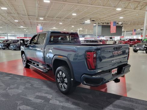 Used 2024 GMC Sierra 3500 Denali w/ Technology Package image 7