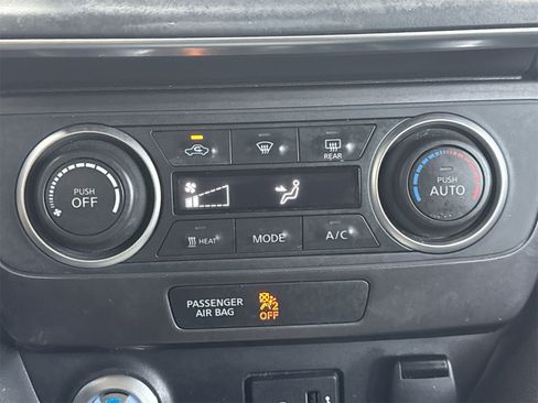 Used 2019 Nissan Leaf S w/ S Charge Package image 24