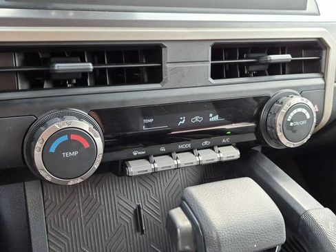 Certified 2025 Toyota Tacoma SR5 AWD/4WD image 14