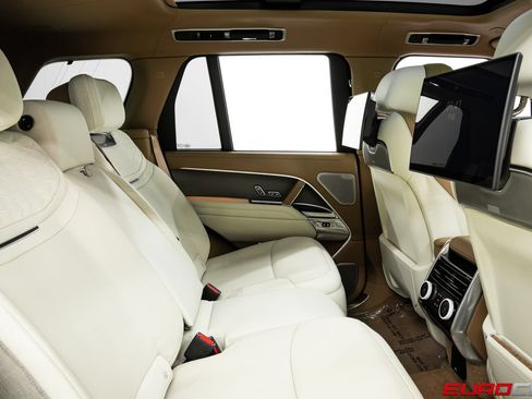 Used 2026 Land Rover Range Rover SV AWD/4WD image 37